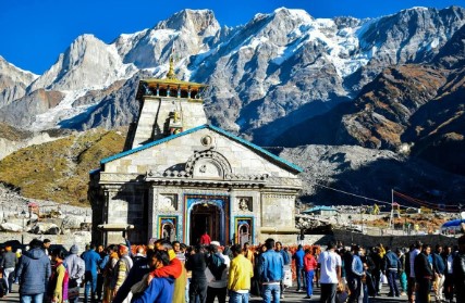 श्रद्धा के आगे तकनीक पर लगाम: केदारनाथ मंदिर में मोबाइल ले जाने पर पाबंदी की तैयारी, प्रशासन ला रहा नई गाइडलाइन