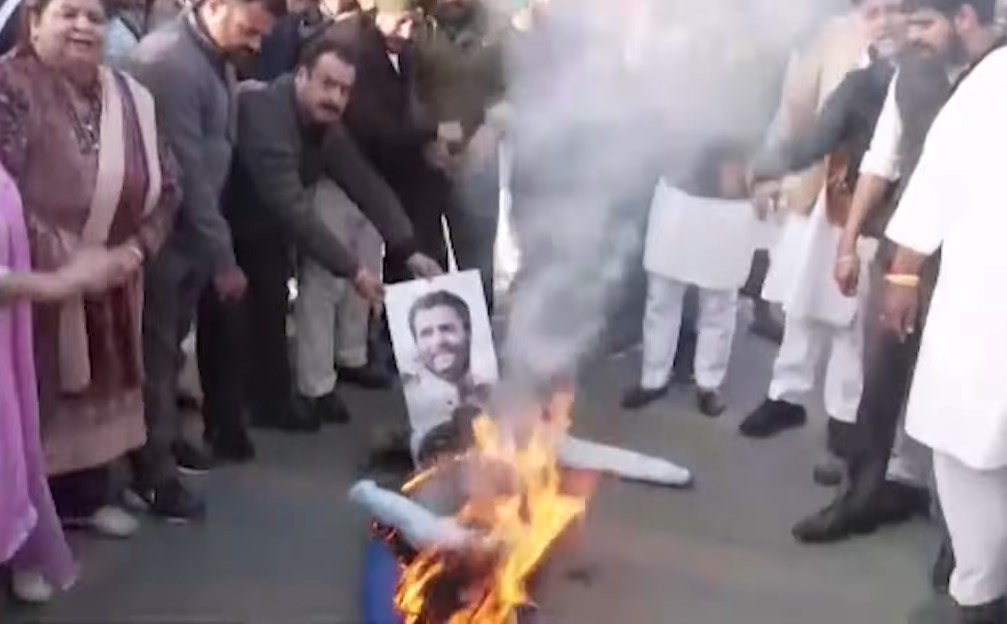 सिख समाज के अपमान का आरोप: गदरपुर में भाजपा कार्यकर्ताओं ने राहुल गांधी के खिलाफ किया जोरदार प्रदर्शन