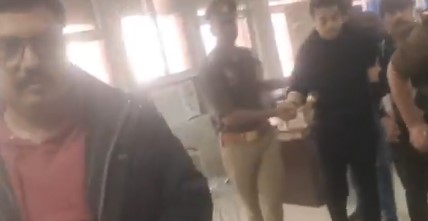 करोड़ों की कार और कानून का शिकंजा: लग्जरी कार हादसे का आरोपी शिवम पुलिस कस्टडी में, चेहरे पर दिखा खौफ